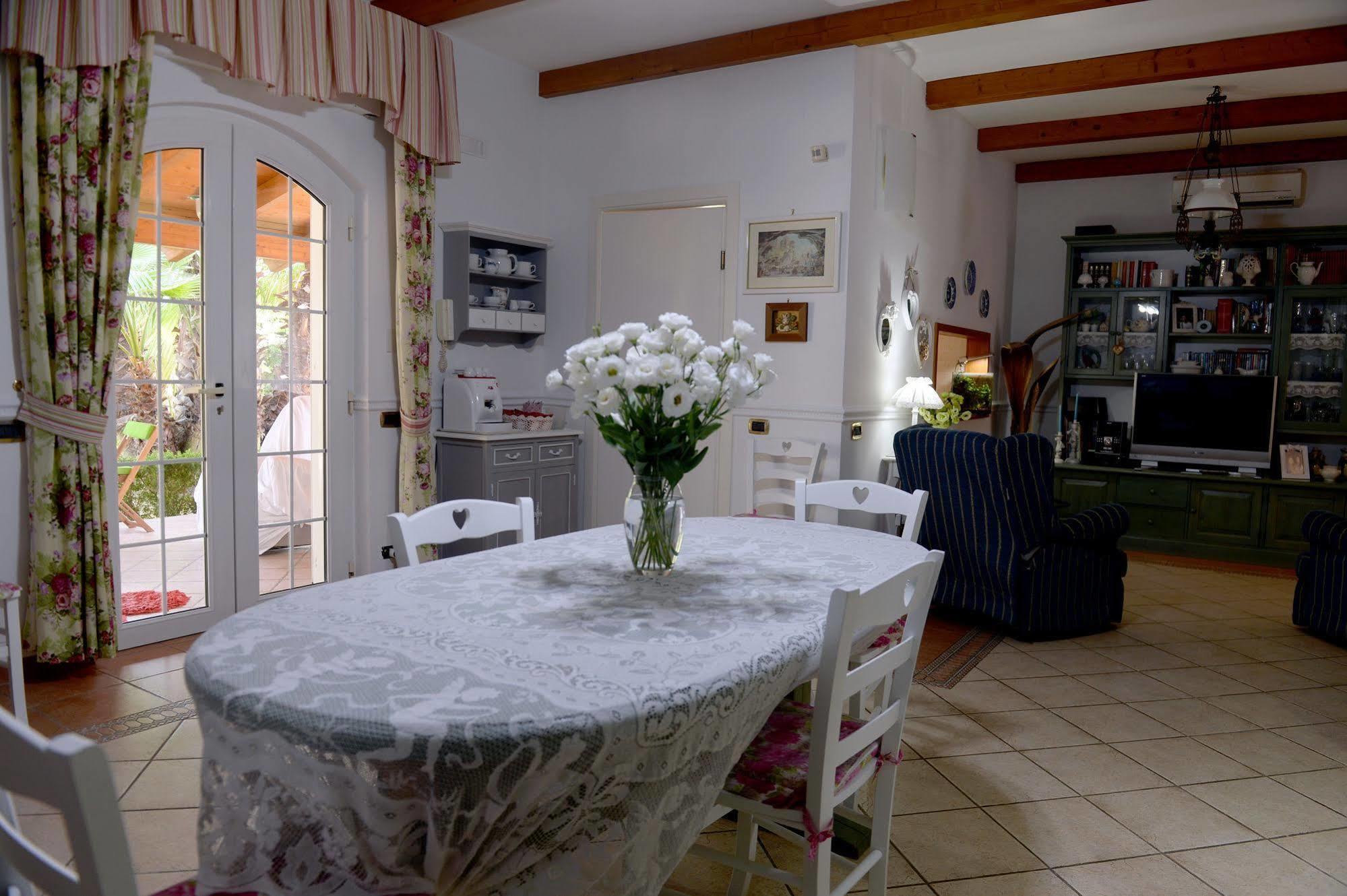 Il Giardino Delle Jacaranda Bed & Breakfast Talsano Ngoại thất bức ảnh